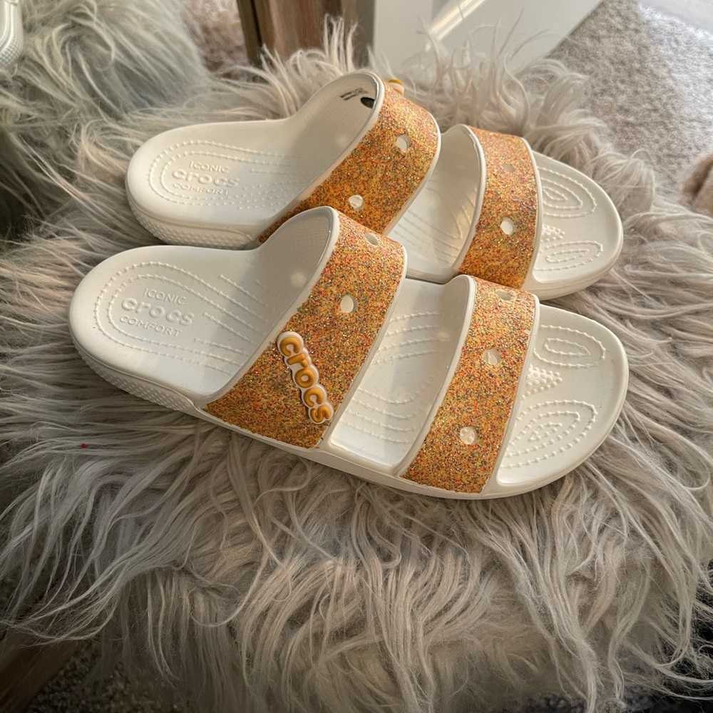 Womens Croc Sandals. Size 9. Brand new.